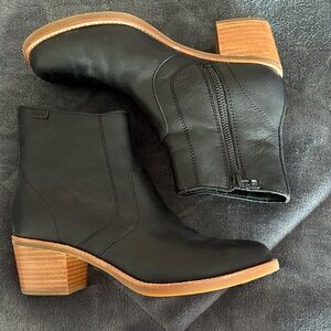 Roots Black Leather Ankle Boots